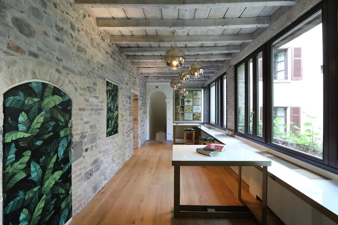Suites&Atelier Lake Como 0*,